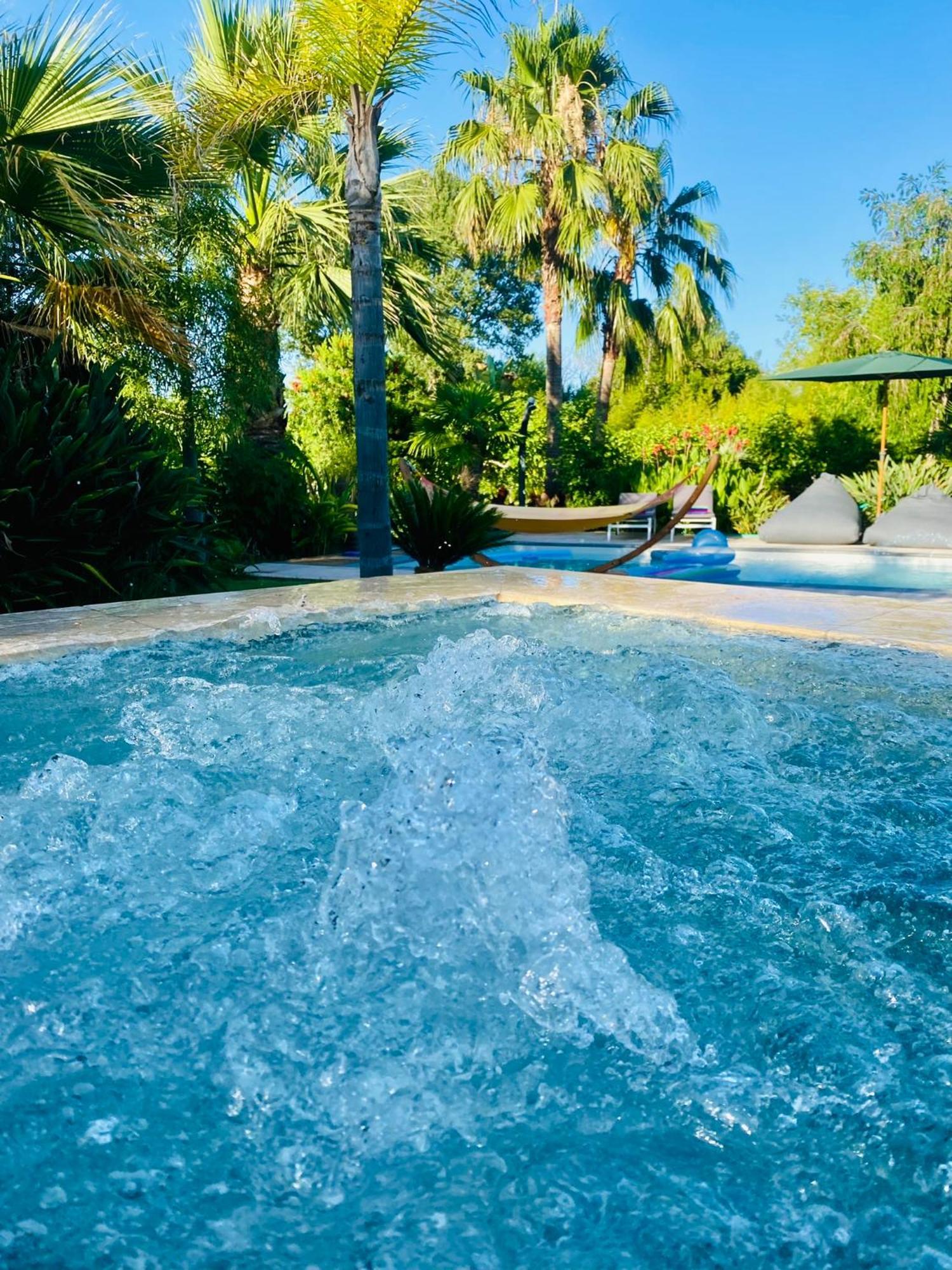 Le Cocoon Lodge Du Gapeau & Massage Solliès-Pont Esterno foto